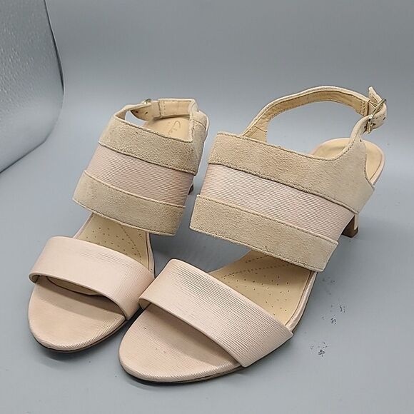 Clarks Womens Laureti Joy Cream Suede Heeled Sandals Slingback Sz 7 - Picture 4 of 9